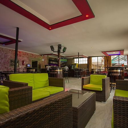 Balis Best Bar & Resort Langata Exterior foto