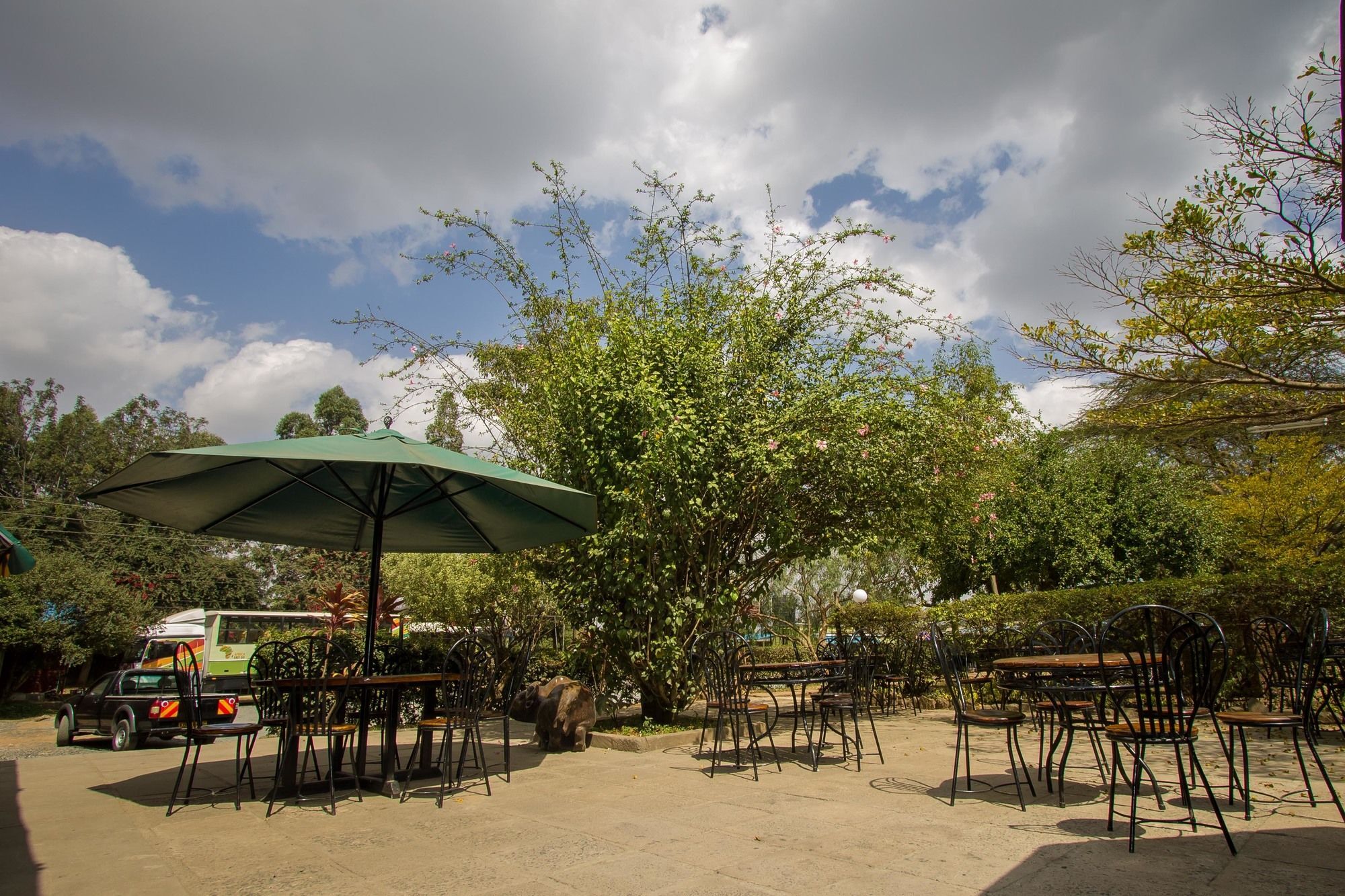 Balis Best Bar & Resort Langata Exterior foto