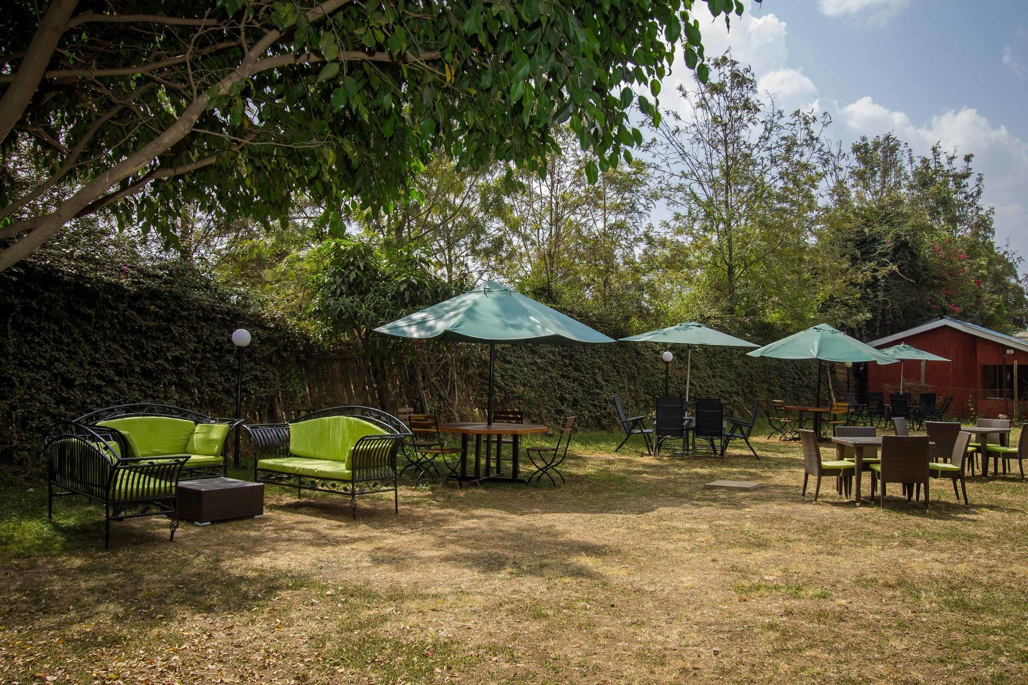 Balis Best Bar & Resort Langata Exterior foto